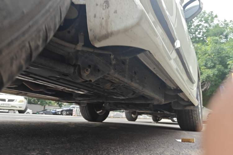 Used Toyota Land Cruiser 2017 4.0 GX-R Dual Fuel Dual Differential – Middle East Chassis Rear Right