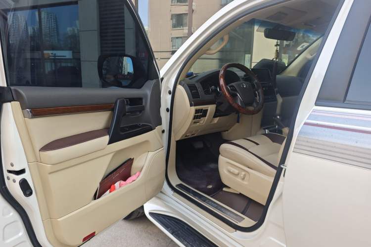 Used Toyota Land Cruiser  Driver Seat