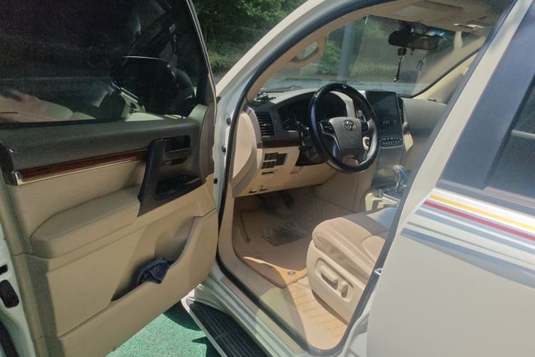 Used Toyota Land Cruiser  Driver Seat