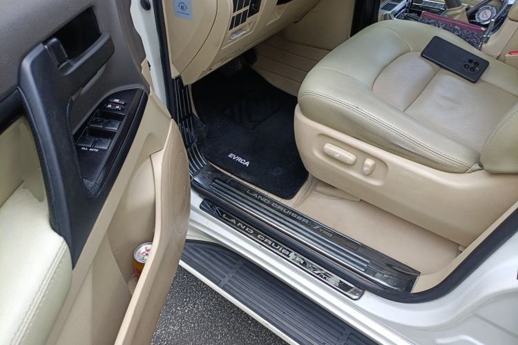 Used Toyota Land Cruiser  Driver Seat