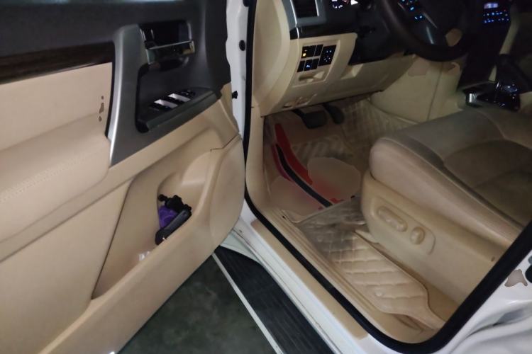 Used Toyota Land Cruiser 2017 4.0L Automatic Parallel Import Driver Seat