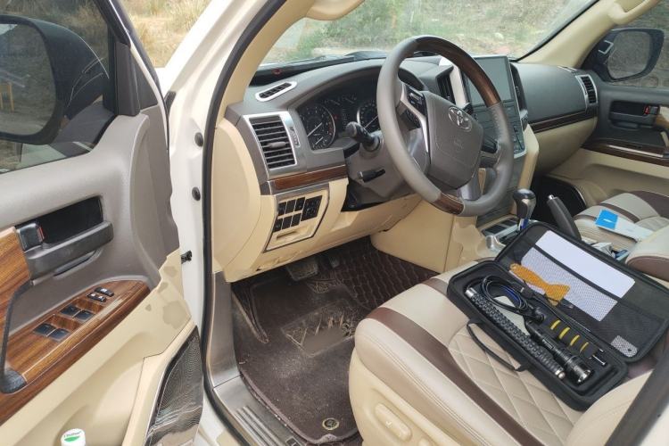 Used Toyota Land Cruiser 2017 4.0L Automatic Parallel Import Driver Seat
