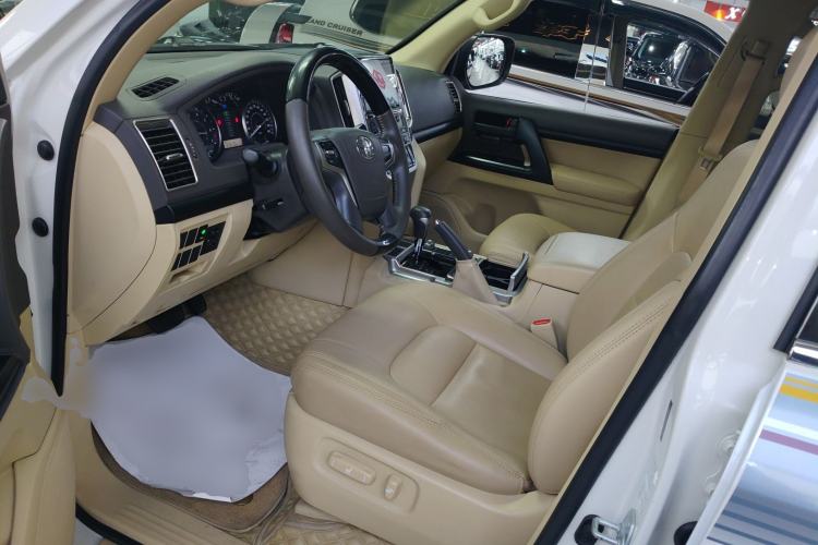 Used Toyota Land Cruiser 2017 4.0 GX-R Aluminum Wheels No Sunroof High-End Version—Middle East Market Driver Seat