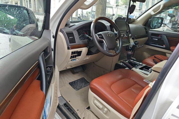 Used Toyota Land Cruiser 2017 4.0L Automatic Parallel Import Driver Seat