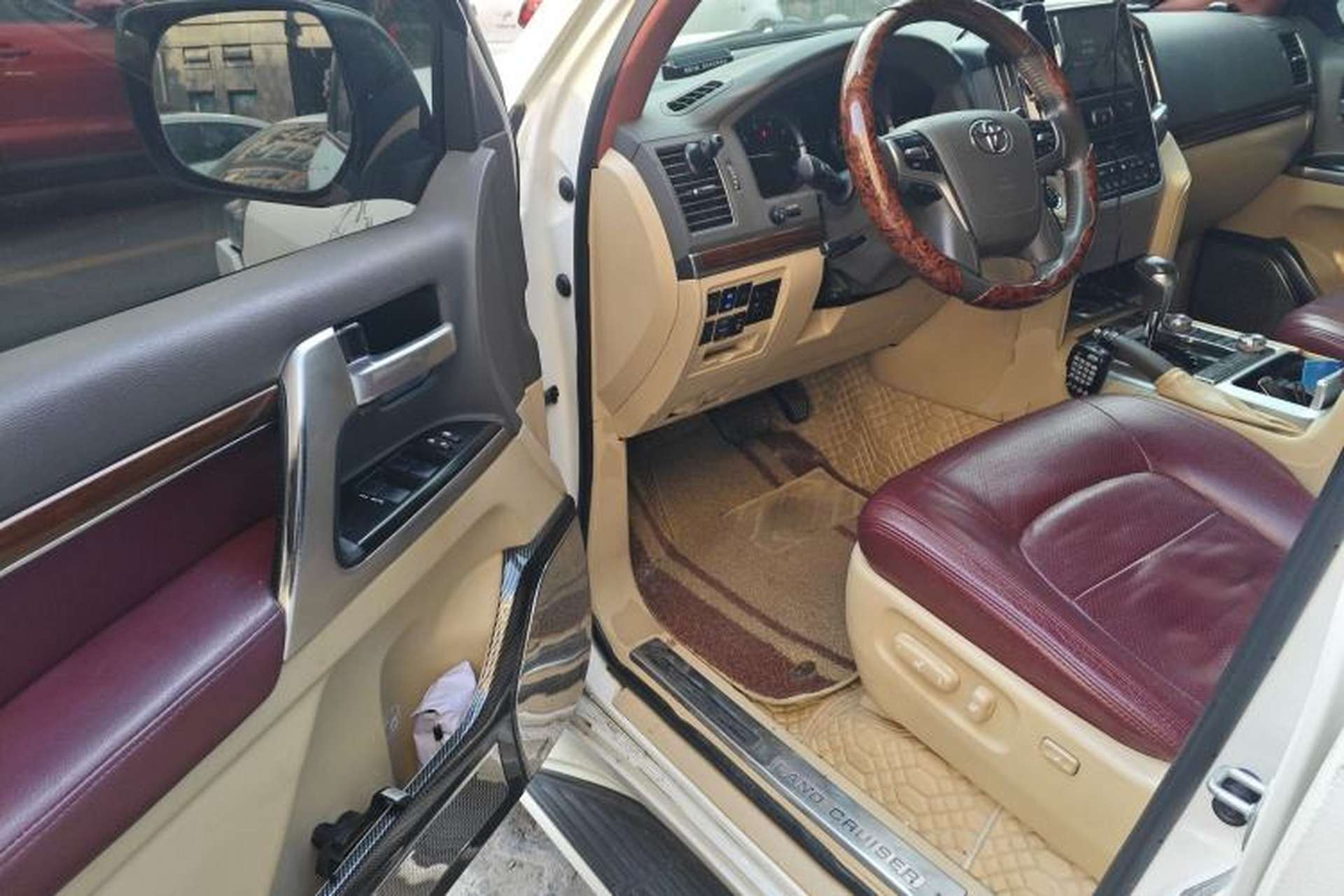 Used Toyota Land Cruiser 2017 5700 Middle East Edition Driver Seat