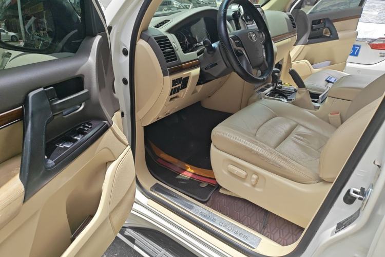 Used Toyota Land Cruiser  Driver Seat