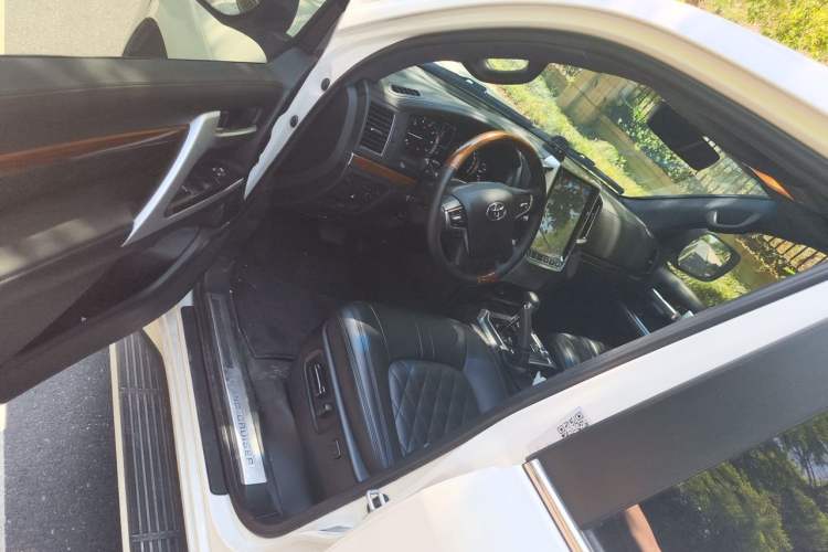 Used Toyota Land Cruiser  Driver Seat