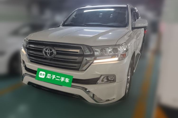 Toyota Land Cruiser Land Cruiser 2017, 4.0-liter automatic, 7 seats, gasoline, parallel import مستعملة Guazi used car, China used car export, Used car for sale, Used  cars, Cheapest cars for sale