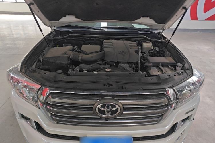 Used Toyota Land Cruiser 2017 4.0L Automatic Parallel Import Engine Bay