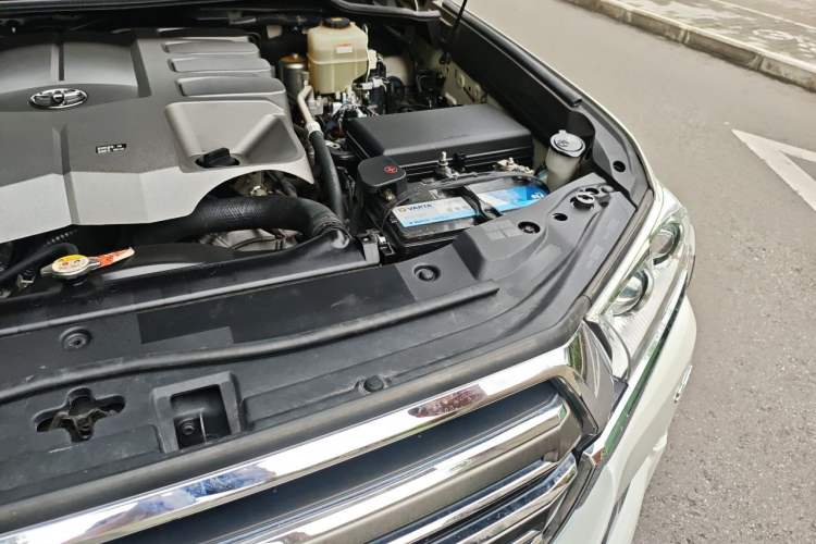 Used Toyota Land Cruiser  Engine Bay Left