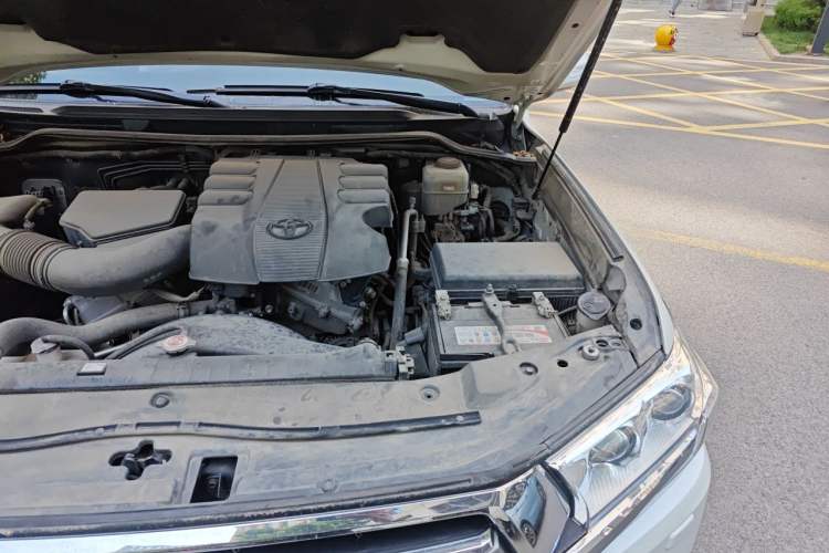 Used Toyota Land Cruiser  Engine Bay Left