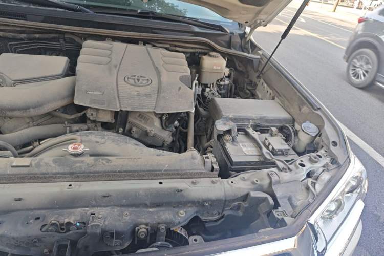 Used Toyota Land Cruiser  Engine Bay Left