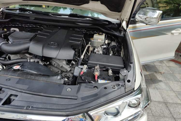 Used Toyota Land Cruiser  Engine Bay Left