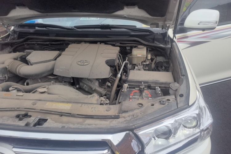 Used Toyota Land Cruiser  Engine Bay Left