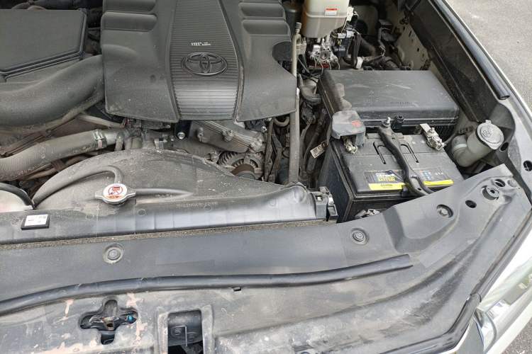 Used Toyota Land Cruiser  Engine Bay Left