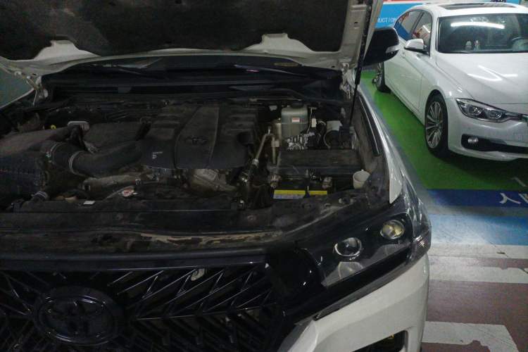 Used Toyota Land Cruiser  Engine Bay Left