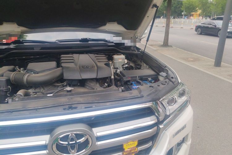 Used Toyota Land Cruiser  Engine Bay Left