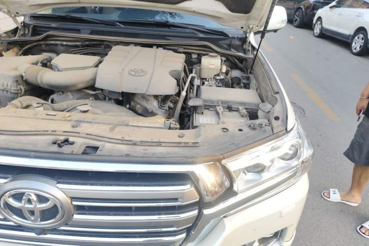 Used Toyota Land Cruiser  Engine Bay Left