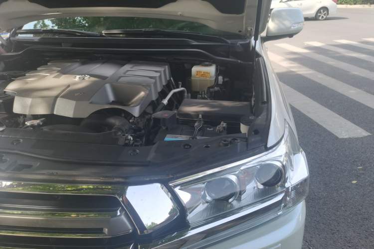 Used Toyota Land Cruiser  Engine Bay Left