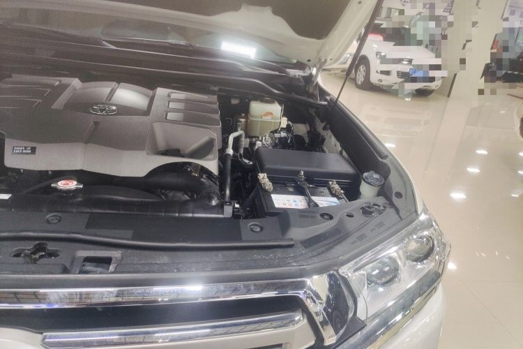 Used Toyota Land Cruiser  Engine Bay Left