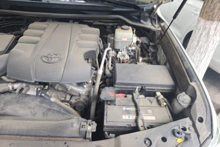 Used Toyota Land Cruiser  Engine Bay Left