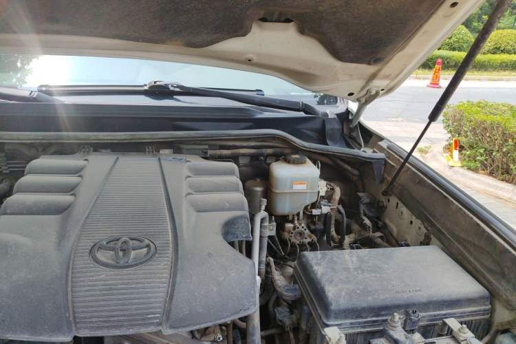 Used Toyota Land Cruiser  Engine Bay Left