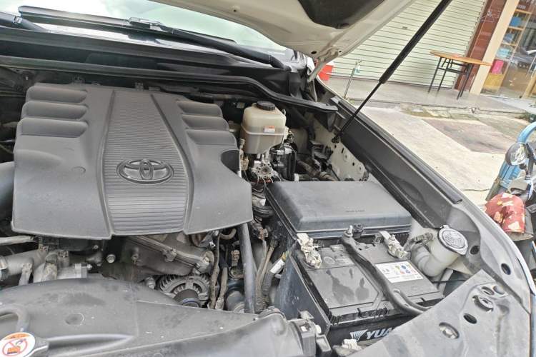 Used Toyota Land Cruiser  Engine Bay Left