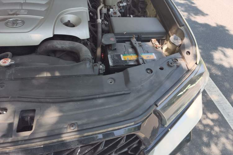 Used Toyota Land Cruiser  Engine Bay Left