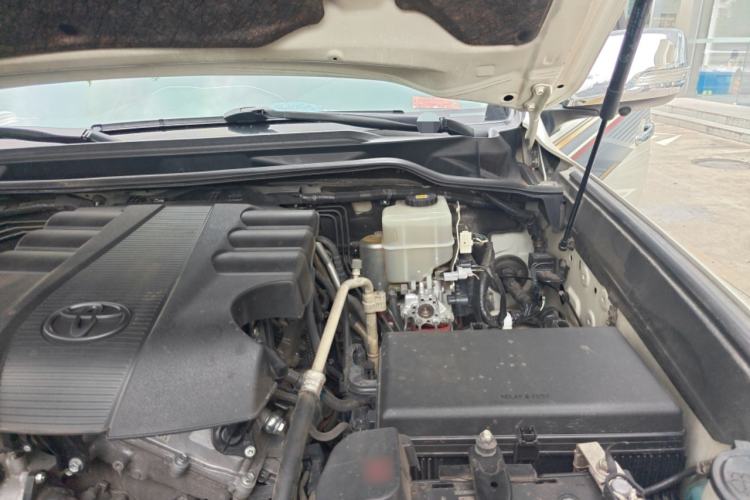 Used Toyota Land Cruiser  Engine Bay Left