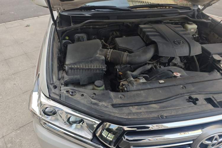 Used Toyota Land Cruiser  Engine Bay Right