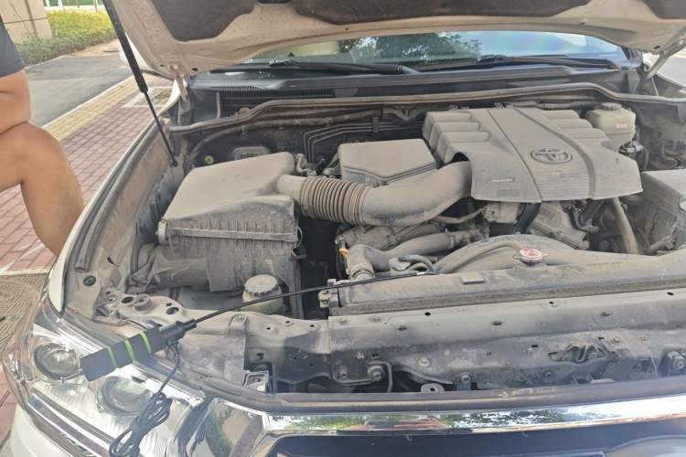Used Toyota Land Cruiser  Engine Bay Right