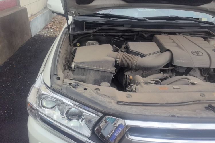 Used Toyota Land Cruiser  Engine Bay Right