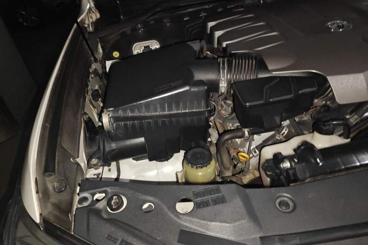 Used Toyota Land Cruiser  Engine Bay Right