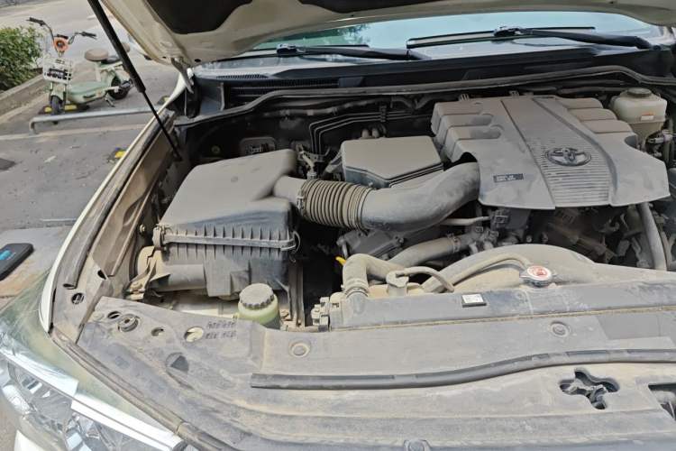 Used Toyota Land Cruiser  Engine Bay Right