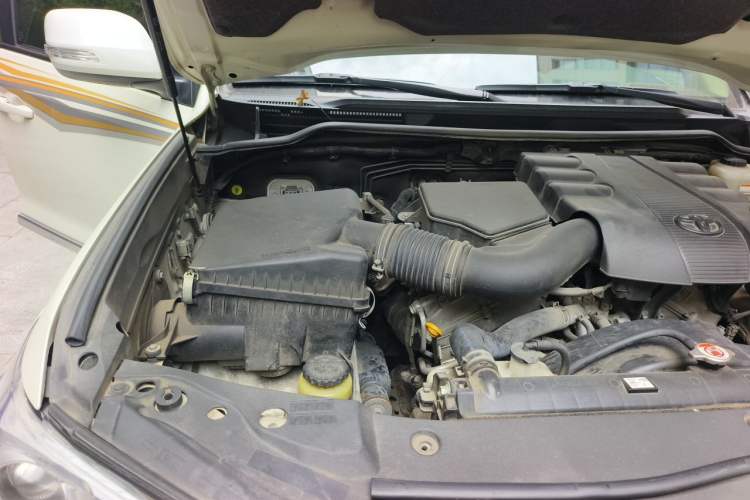 Used Toyota Land Cruiser  Engine Bay Right