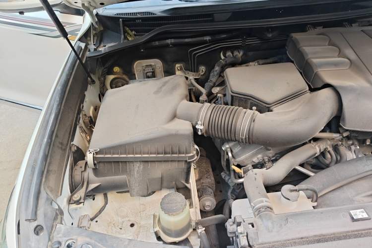 Used Toyota Land Cruiser 2017 4.0L GX 5-Seater U.S. Specification Engine Bay Right