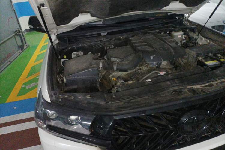 Used Toyota Land Cruiser  Engine Bay Right