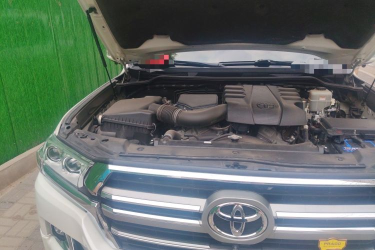 Used Toyota Land Cruiser  Engine Bay Right