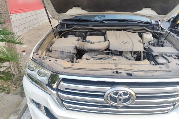 Used Toyota Land Cruiser  Engine Bay Right