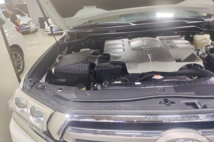 Used Toyota Land Cruiser  Engine Bay Right