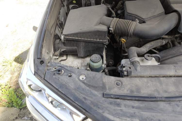 Used Toyota Land Cruiser 2017 4.0L GX-R Sunroof – Middle East Engine Bay Right