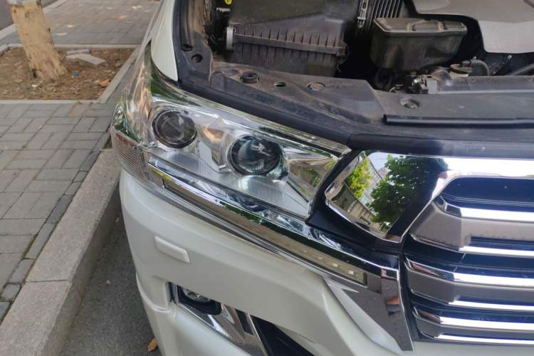 Used Toyota Land Cruiser  Engine Bay Right