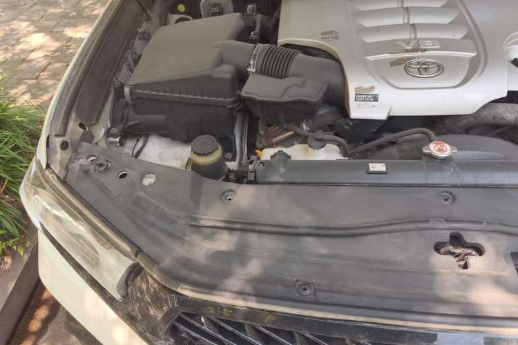 Used Toyota Land Cruiser  Engine Bay Right