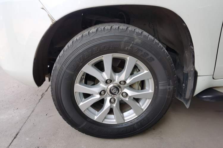 Used Toyota Land Cruiser 2017 4.0 GX-R Dual Fuel Dual Differential – Middle East Exterior 4