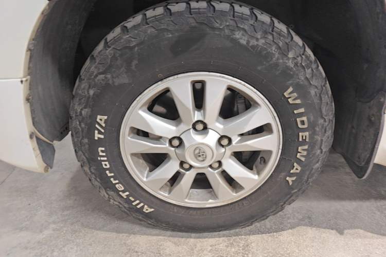 Used Toyota Land Cruiser 2017 4.0L Automatic Parallel Import Exterior 4