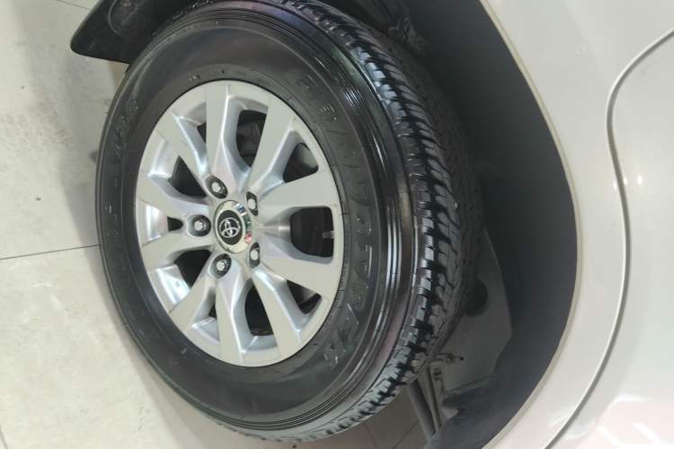 Used Toyota Land Cruiser 2017 4.0L Automatic Parallel Import Exterior 8