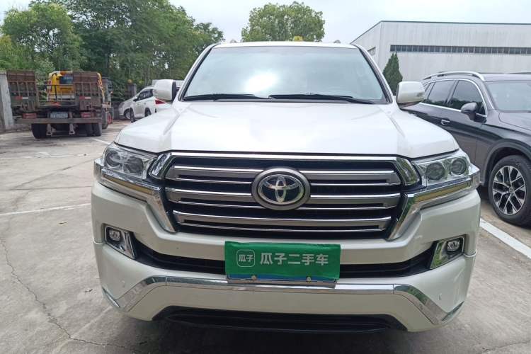 Used Toyota Land Cruiser  Front