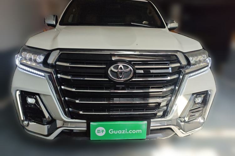 Used Toyota Land Cruiser  Front