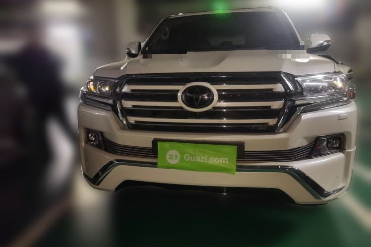 Used Toyota Land Cruiser  Front