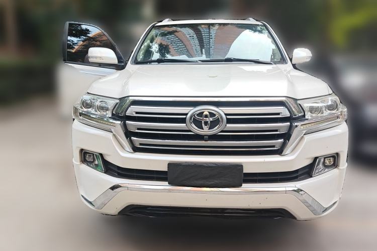 Used Toyota Land Cruiser 2017 4.0L GX 5-Seater U.S. Specification Front